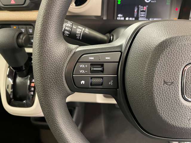 納車前に自社工場にて12ヶ月点検をベースに入念なチェックを行ないます。消耗箇所等がございましたら交換を行いますので、安心してお乗り頂けます。