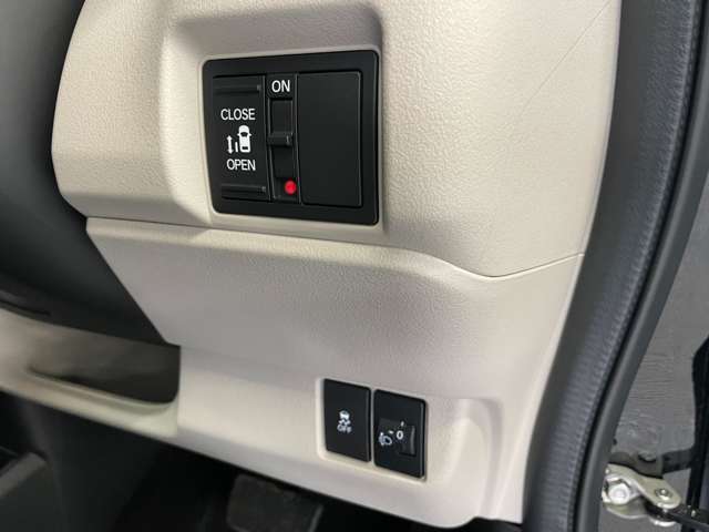 お車の機能や安全装備に関して気になる方は、ぜひ一度ご来店ください！その場でスタッフがご説明可能です！