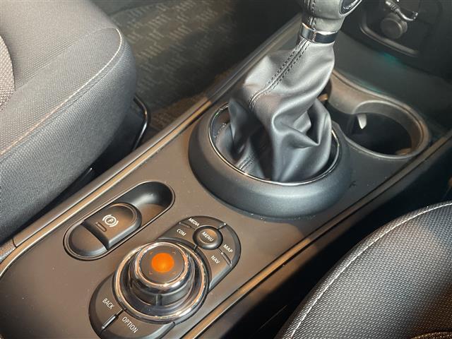 【シフトレバー】『シフトレバー』の画像になります。写真の内容に関してご不明点、ご質問等がございましたらお気軽にガリバー店舗までお問い合わせください。