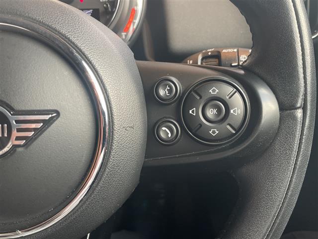 【運転席操作部】『運転席周辺の装備』の画像になります。快適なドライブを楽しむための機能が装備されています！運転席から触れるので使いやすいです！