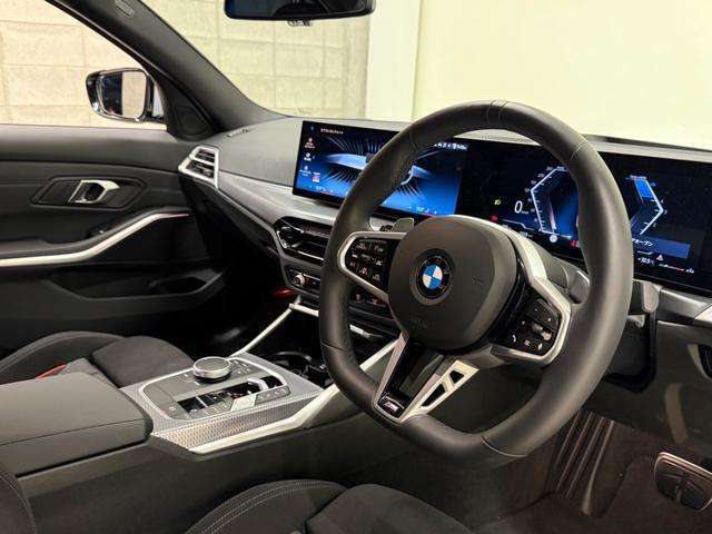 ☆センターパネルを運転席側に僅かに傾けたBMW独特のインパネ☆【駆け抜ける歓び】はここからもスタートしております☆
