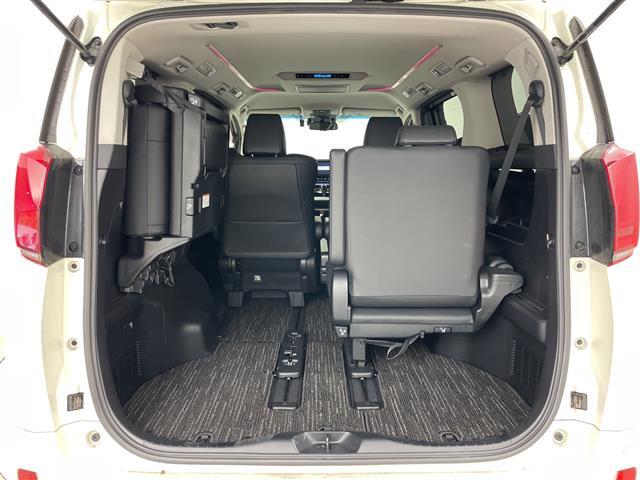 【シートアレンジ】乗せる人数、荷物によってシートをアレンジすれば、ダンボールなどの大きい荷物や、釣り具などの長尺物も載せられそうですね！