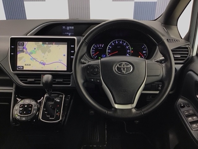 運転しやすいインパネ周りです！見やすいレイアウトで快適なドライブをサポートします！