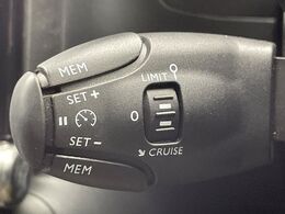 ●オートクルーズコントロール：高速道路や自動車専用道路等にて、定速巡航が可能となる便利な機能です。長距離移動の際でも疲れにくく便利にお使いいただけます♪