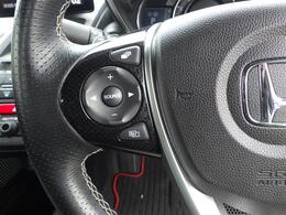 【ハンドル】軽い力で扱いやすいハンドルです。目立つ傷やスレなどなく綺麗な状態です！除菌プランいれていただくとさらに快適に！清潔なお車はお子様にも安心ですね！