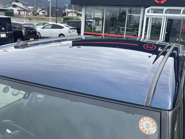 ルーフに凹み等もなく、綺麗な状態です！