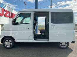 両側電動スライドドア！