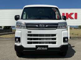 LEDヘッドランプ＆LEDフォグランプ！ボディカラーはシャイニングホワイトパールです！