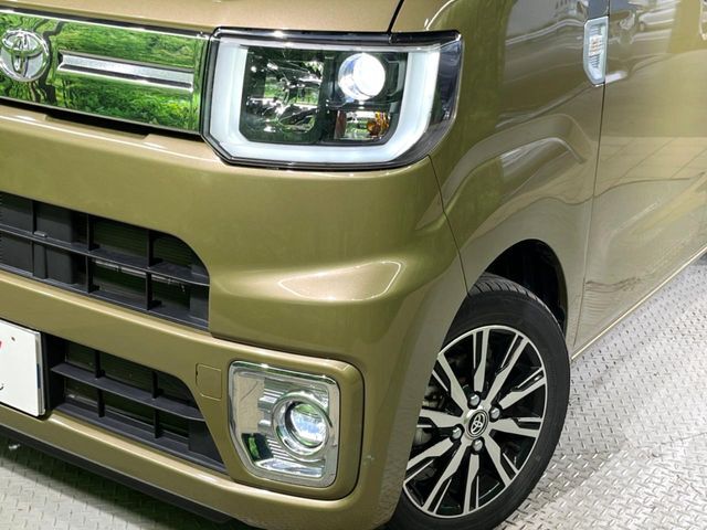 【LEDヘッドライト】悪天候や夜間走行時も良好な視界を確保し安心して運転できる高輝度LEDヘッドライトを装備！点灯速度が早く、消費電力も抑えられています。