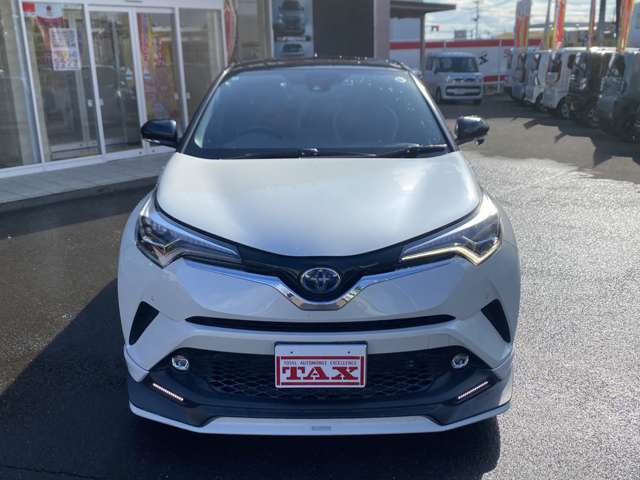 ◆本店　普通車総在庫台数約100台◆軽スマイル館　軽自動車専門店！◆アーバン館　リース＆フラット7！◆Vivid館　お買い得車！全4店舗営業中！！