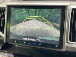 【バックカメラ】駐車時に後方がリアルタイム映像で確認できます。大型商業施設や立体駐車場での駐車時や、夜間のバック時に大活躍！運転スキルに関わらず、今や必須となった装備のひとつです！