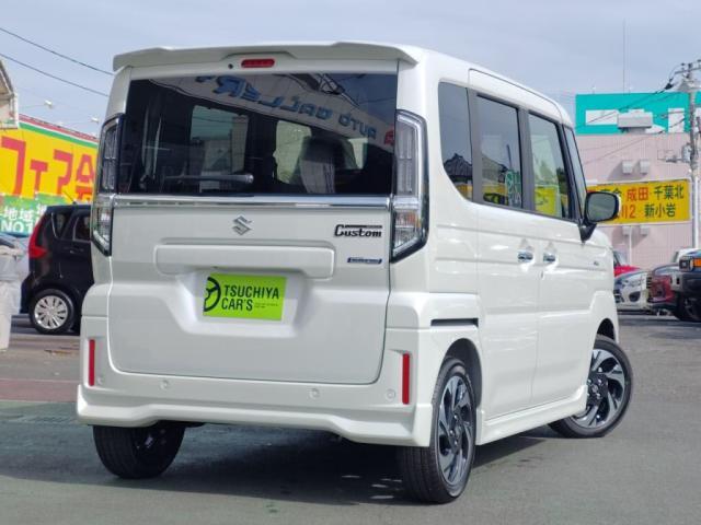 子供の送り迎えなど、送迎にピッタリの車・大き目のドア・低床・スライドドアーは便利です。