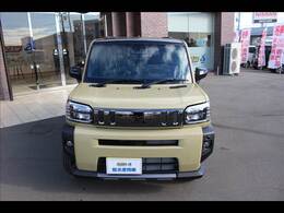 広い展示場には目移りしちゃうくらい軽・届出済未使用車が展示されてます