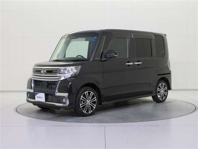 両側パワースライドドア付きだから、狭い駐車スペースなどでの乗り降りもラクラク♪小さなお子さまのいるご家庭には嬉しい装備。