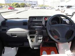 遠方の方で来店が困難な場合でも対応致します。気になる箇所がありましたら、メールやLINEにて画像をお送りすることも可能です！別途費用にて他府県登録・納車も承りますので、お気軽にお問い合わせください。