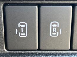 【両側パワースライドドア】スマートキーや運転席のスイッチで後席両側スライドドアの開閉が可能♪電動だから力を入れてドアを開ける必要が無く、小さなお子様でも簡単に開け閉めでき快適です♪