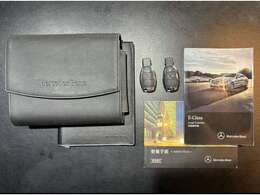 ■禁煙車　■スペアキー　■新車時保証書　■ディーラー点検記録簿(H28,29,30,R01，02，03)　■取扱説明書　■メンテナンスノート