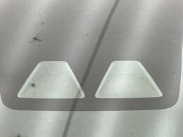 【スマートアシスト】走行中に前方の車両等を認識し、衝突しそうな時は警報とブレーキで衝突回避と被害軽減をアシスト。より安全にドライブをお楽しみいただけます。