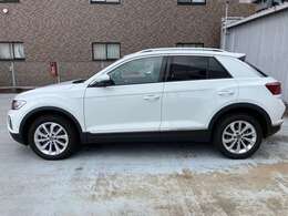 （サイドシルエット）ドアとボディーの隙間などをご覧頂くと、他社とは一線を画す精度の高さに気付かれると思います。