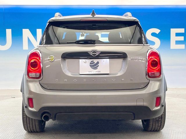 ●当店では第三者機関による車両品質鑑定を導入し、修復歴車を排除。鑑定書が発行されますので、ぱっと見ただけでは分からない箇所まで納得した上でご検討いただけます。※一部未実施の場合がございます。