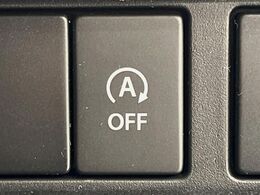 【アイドリングストップ】赤信号や渋滞で停車した際にエンジンを停止し、無駄な燃料の消費を抑えます。燃費向上や環境保護につなげる機能♪エンジンはブレーキを離せば再始動します。