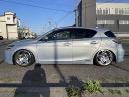 この車高がCT200Hにはいいバランスだと思います。