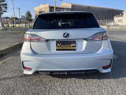 LEXUSと言えばFスポーツかもしれませんが上品さを求めるためにスポーツ要素はなくしております。