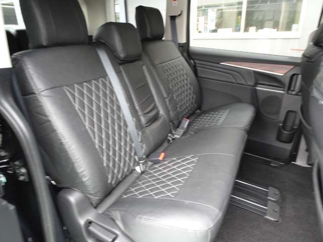 ゆったり座れる後席シートは乗り心地もいいです！！！