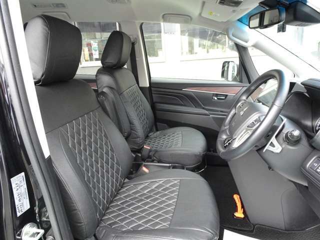 運転席はパワーシート！