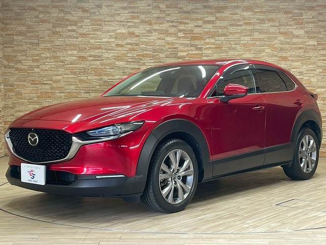 お車ご成約時の付帯率は驚きの90％OVERのキーパーガラスコーティング。雨が降れば、まるで洗車したかのような美しさ。納車後のメンテナンスも楽々。是非一度お試し下さい。