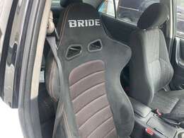 シートはBRIDE　EUROSTERIIスエード調生地採用セミバケットシート