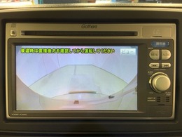 リアカメラ付で、後方をナビ画面で確認。車庫入れも安心です。もちろん、バックギアと連動しています。