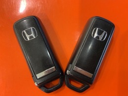 便利なスマートキー。ボタンひとつで開錠できます。