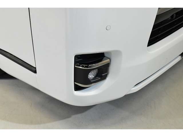 ■LEDフロントフォグランプ/LEGANCEフォグランプカバー☆気に入っていただけるお車ご提案します☆スタッフ一同ご来店お待ちしております。シーアールエス大阪06-6852-9000