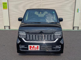 【当店のこだわり】入庫後のお車は選任スタッフによる細部清掃を実施しております。足回り、エンジンルーム、室内、室外を隅々まで綺麗にしております。展示車はピカピカです。全国配送も可能ですのでご相談下さい！