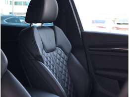 高級家具のような質の高いレザーを採用するのはAudiのクルマづくりの哲学のひとつです。体の大きなドイツ人が座っても頑丈な耐久性があります。シートヒーター付きですので冬でも大変心地良く運転をして頂けます