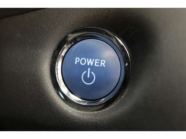 ■プッシュスタート■　鍵を差し込まなくても、ボタン操作のみでエンジンをかけられます！スマートーキー同様、ちょっとしたことですが、あると便利な機能の一つですよ！