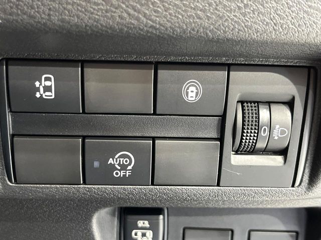【パワースライドドア】スマートキーや運転席のスイッチでスライドドアの開閉が可能♪電動だから力を入れてドアを開ける必要が無く、小さいお子様でも、重い荷物を持っている時もラクに開け閉めできます♪