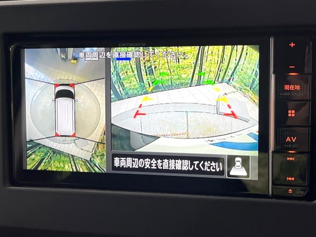 【アラウンドビューモニター】専用のカメラにより、上から見下ろしたような視点で360度クルマの周囲を確認することができます☆死角部分も確認しやすく、狭い場所での切り返しや駐車もスムーズに行えます。
