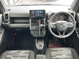 インパネ周りの画像です。店舗にて現車の確認もいただけますので、お電話で在庫のご確認の上是非ご来店くださいませ！！！ワクワクするクルマ選びをご提案します！