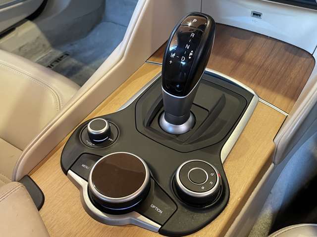 全国納車可能です。納車方法及び費用につきましては、お気軽にコーディネーターまでご相談ください。遠方のご納車の際も我々がしっかりサポートさせて頂きます。お気軽にスタッフまでご相談下さい。