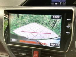 【バックカメラ】駐車時に後方がリアルタイム映像で確認できます。大型商業施設や立体駐車場での駐車時や、夜間のバック時に大活躍！運転スキルに関わらず、今や必須となった装備のひとつです！