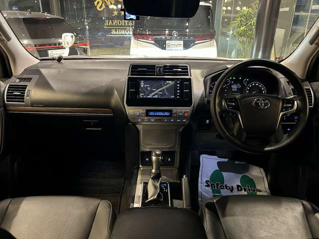 当社は「わかりやすい総額表示」を心がけております。 掲載総額には★自動車税★自賠責保険★取得税★重量税★登録手続費用★保証付整備費用★消費税★リサイクル預託金★記載オプション、すべてが含まれています。