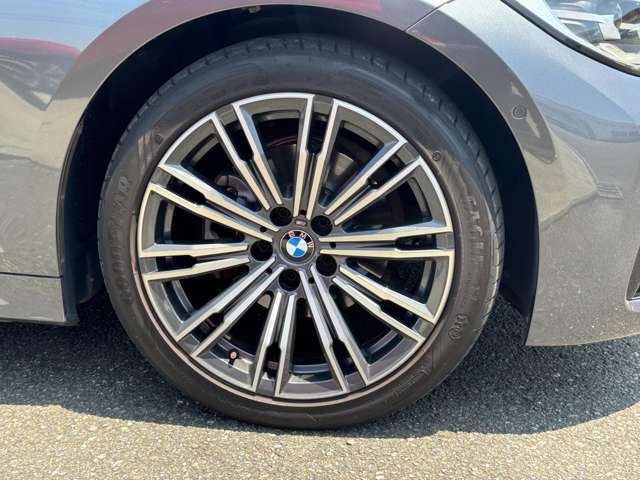 純正18インチアルミ