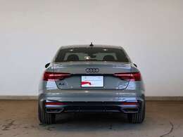 Audi A4 45 TFSI quattro S line/プライバシーガラス/Audi rings ＆ ブラックスタイリング/アルミホイール 5Vスポーク スターデザイン マットチタンルック ポリッシュト 8.5Jx19