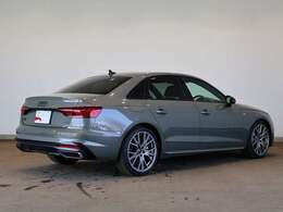 Audi A4 45 TFSI quattro S line/プライバシーガラス/Audi rings ＆ ブラックスタイリング/アルミホイール 5Vスポーク スターデザイン マットチタンルック ポリッシュト 8.5Jx19