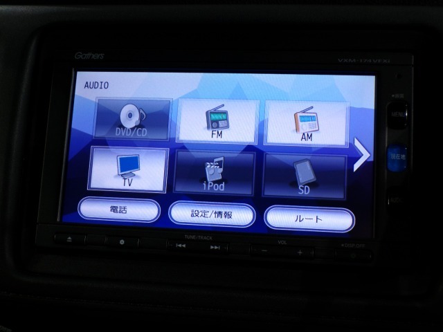 CD、DVD、Bluetooth、AM、FMができます。
