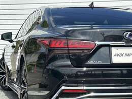 【主要諸元】V型6気筒＋モーター/3456cc/CVT/299ps/36.3kg.m全長523×全幅190×全高146