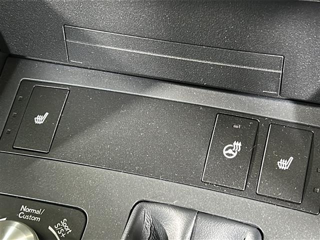 気になる車はすぐにお問い合わせください！画面右側の0066から始まる無料ダイヤルからお問い合わせ下さい！専門スタッフがお車のご質問にお答えいたします！