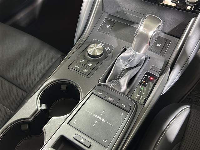 【シフトレバー】『シフトレバー』の画像になります。写真の内容に関してご不明点、ご質問等がございましたらお気軽にガリバー店舗までお問い合わせください。